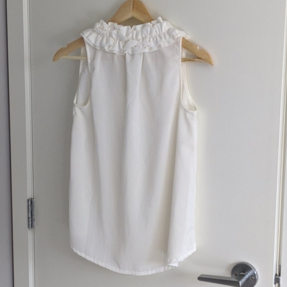 White basic top - Picture 3 of 3